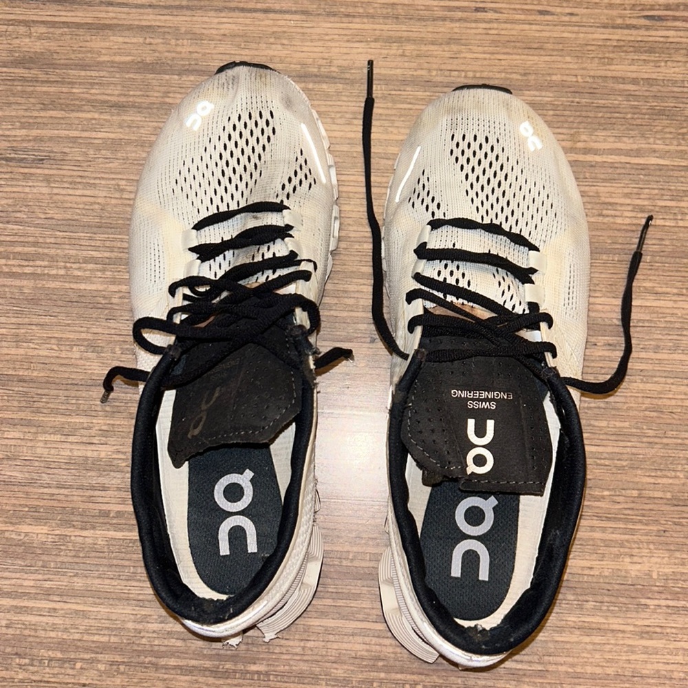 Women’s on cloud athletic shoes